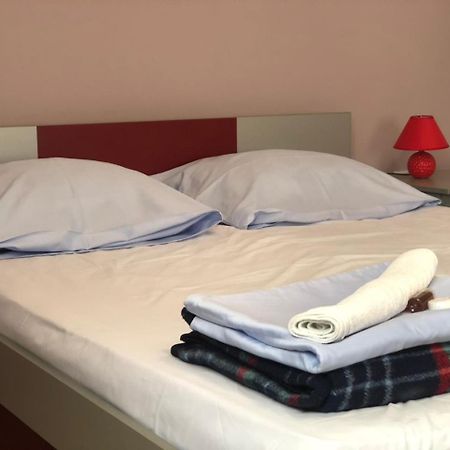 Guest House Aleksandra Баина Баща Екстериор снимка