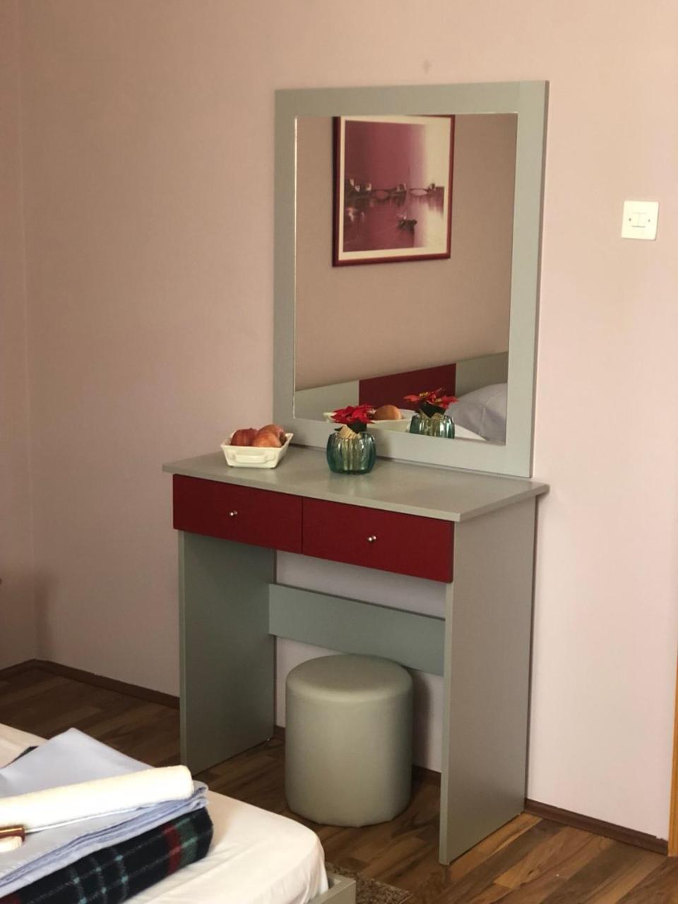 Guest House Aleksandra Баина Баща Екстериор снимка
